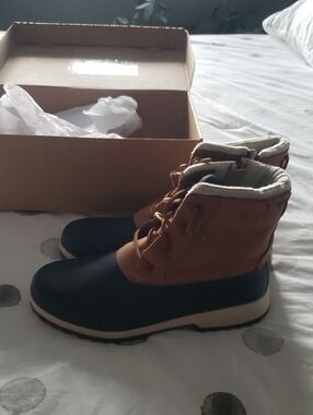 Sperry Maritime Navy and Tan Lace-Up Winter Boots